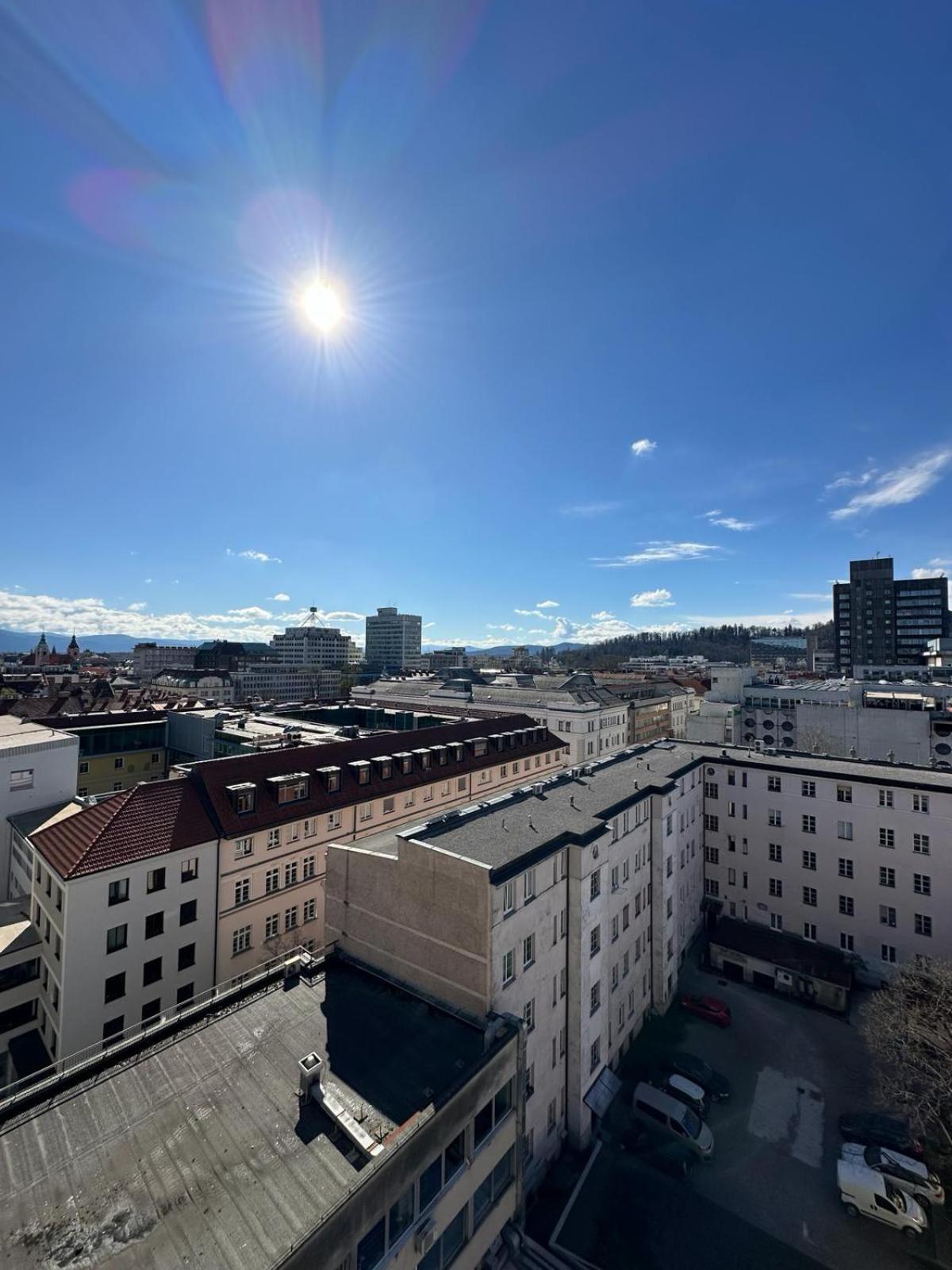 דירות Ljubljana Center With A Castle View, Parking מראה חיצוני תמונה